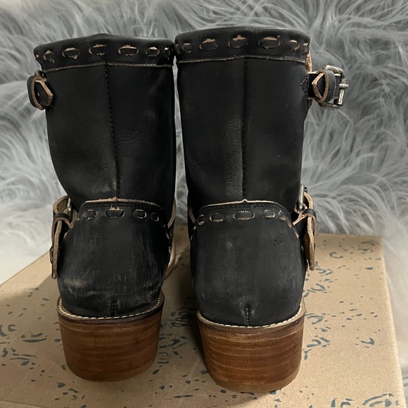 Musse & Cloud Charcoal Buckle Boots - Picture 4 of 5